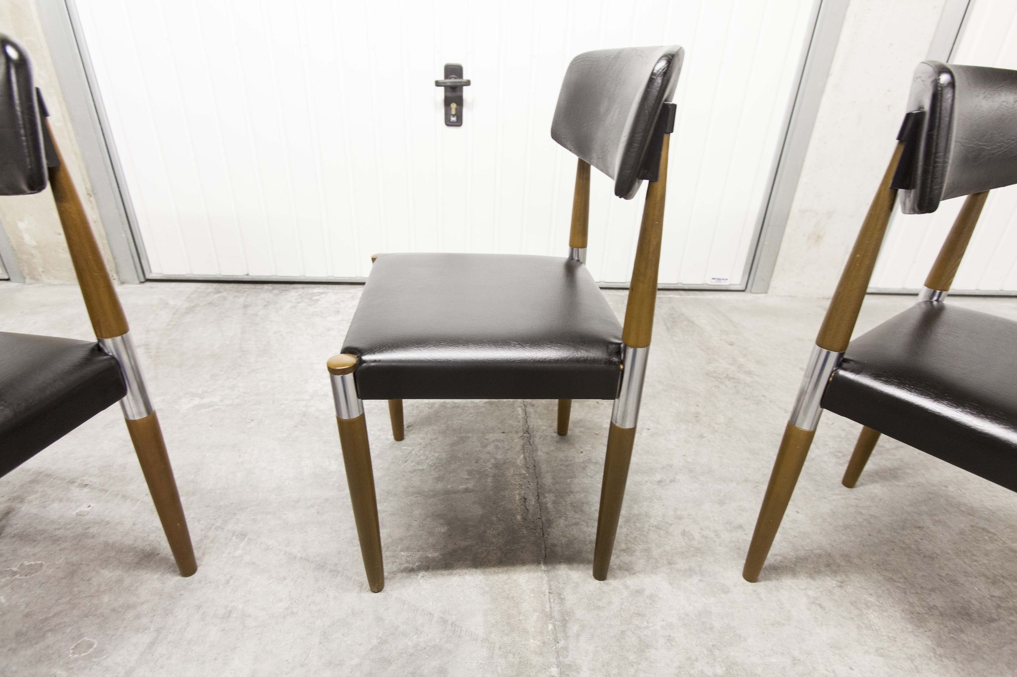 Lot of 4 Scandinavian chairs feet fused wood 60's