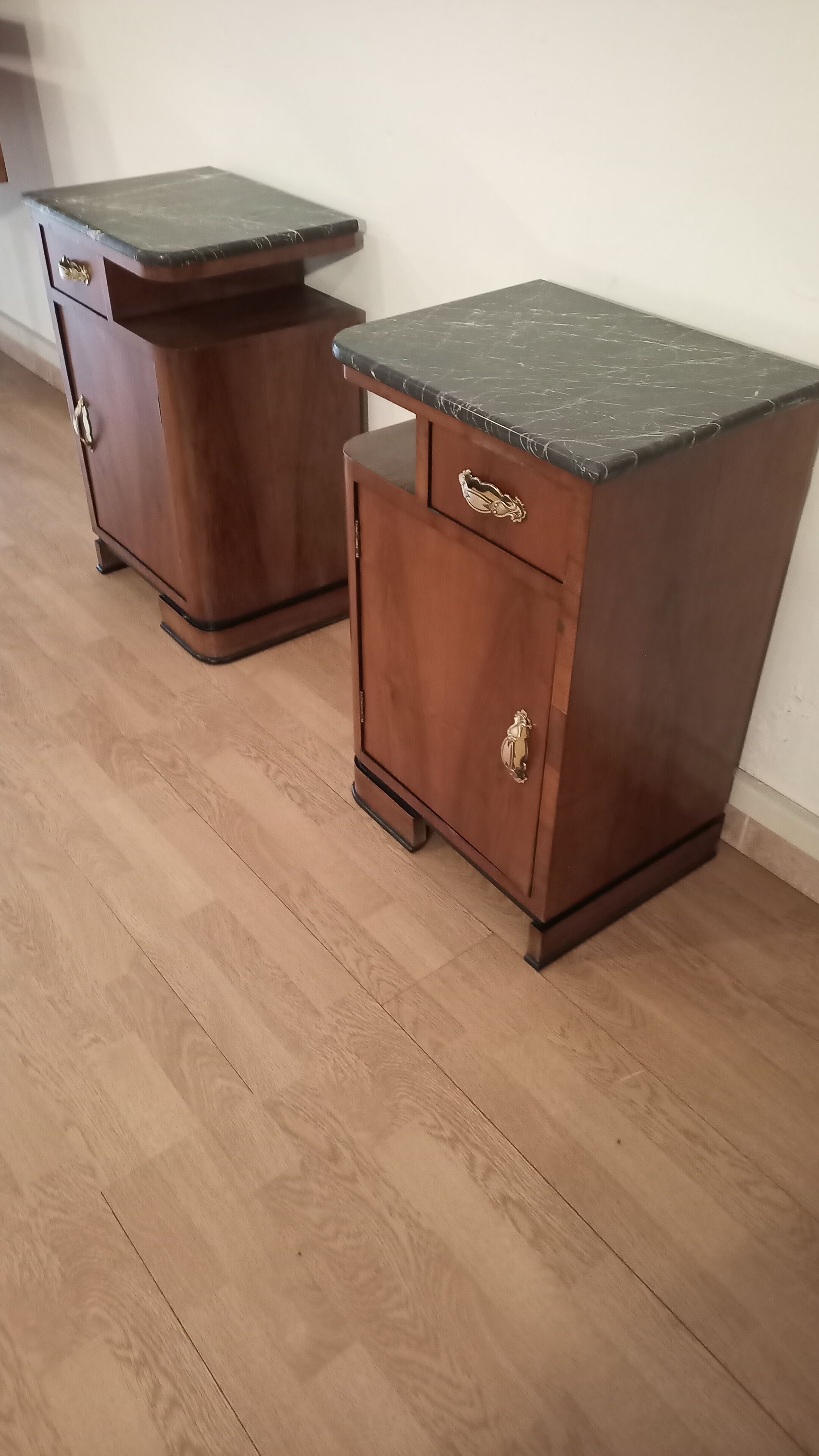 Tables de chevet italiennes Art Déco en noyer, Set de 2