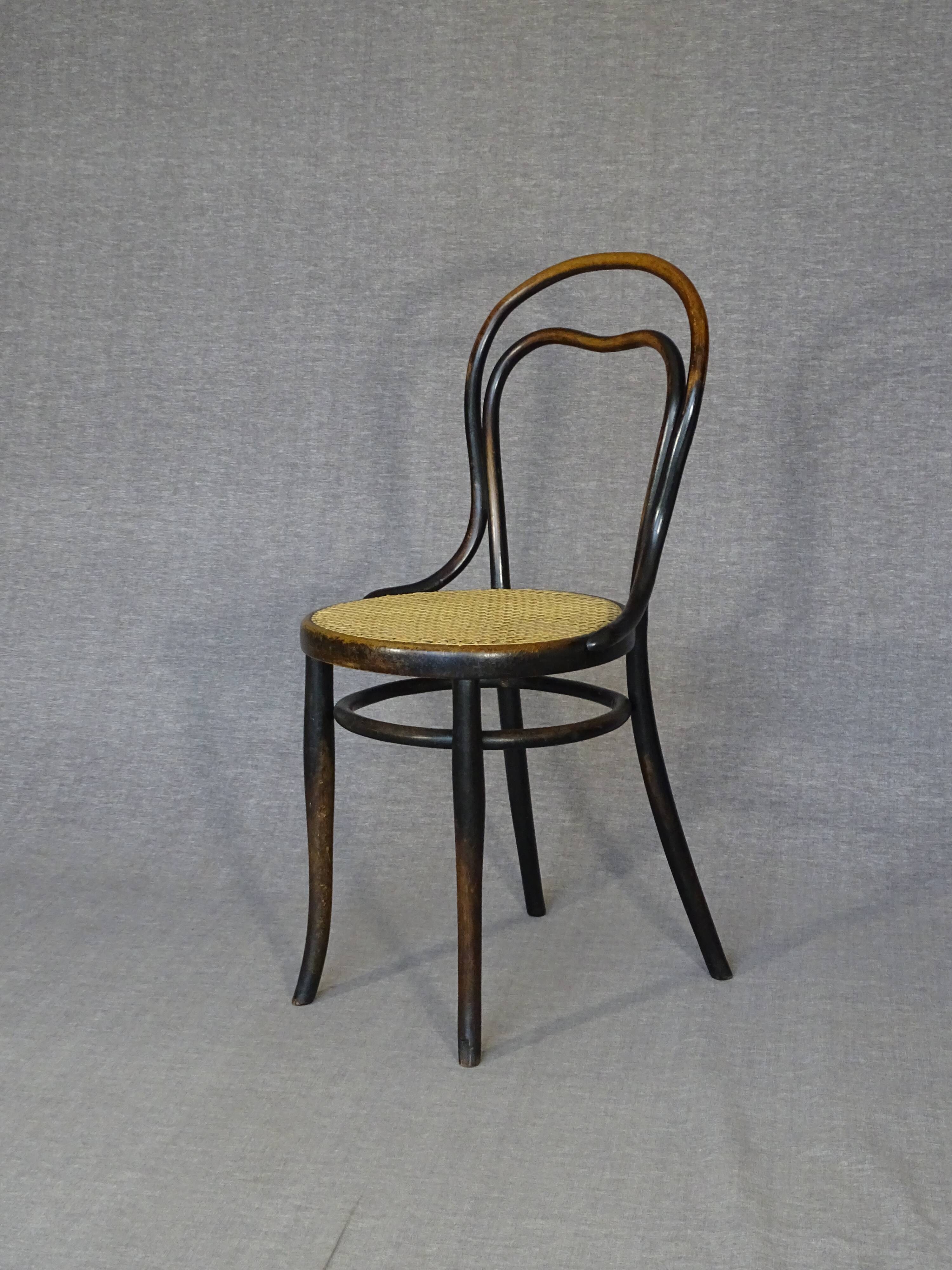4 mismatched bistro chairs in wood and cane, Thonet, Horgen circa 1910
