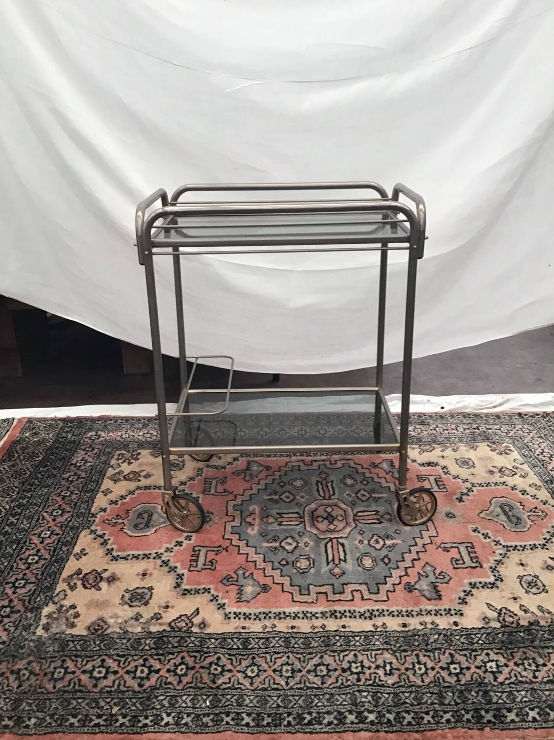 Dessert on wheels with removable tray in chrome metal and smoked glass