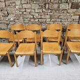 Set de 8 chaises empilables
de Karl Klipper