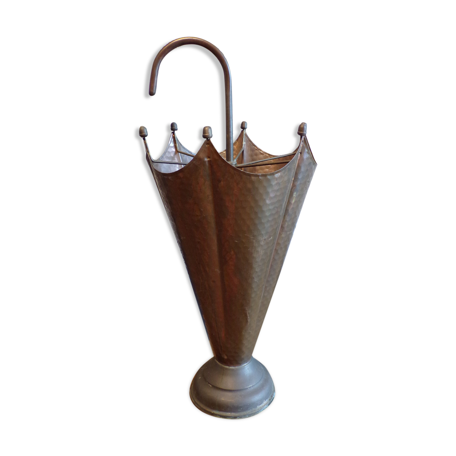 Umbrella door in the shape of an umbrella