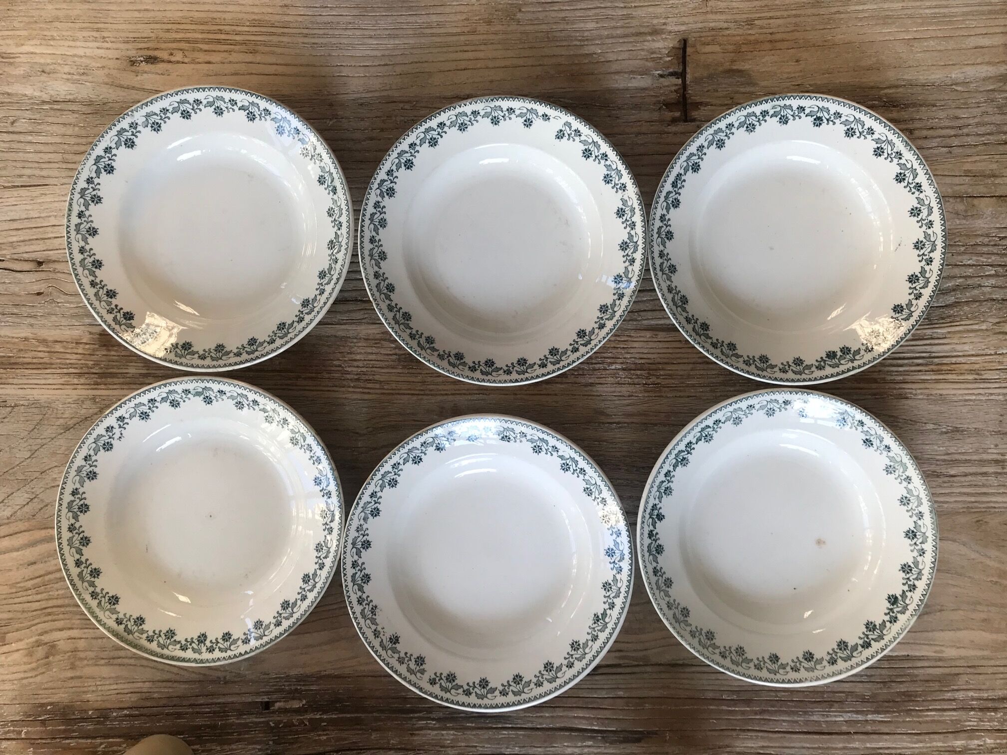 Set of 6 vintage pattern plates