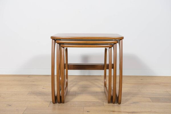 Tables gigognes en teck du milieu du siècle de Parker Knoll, Royaume-Uni, années 1960.