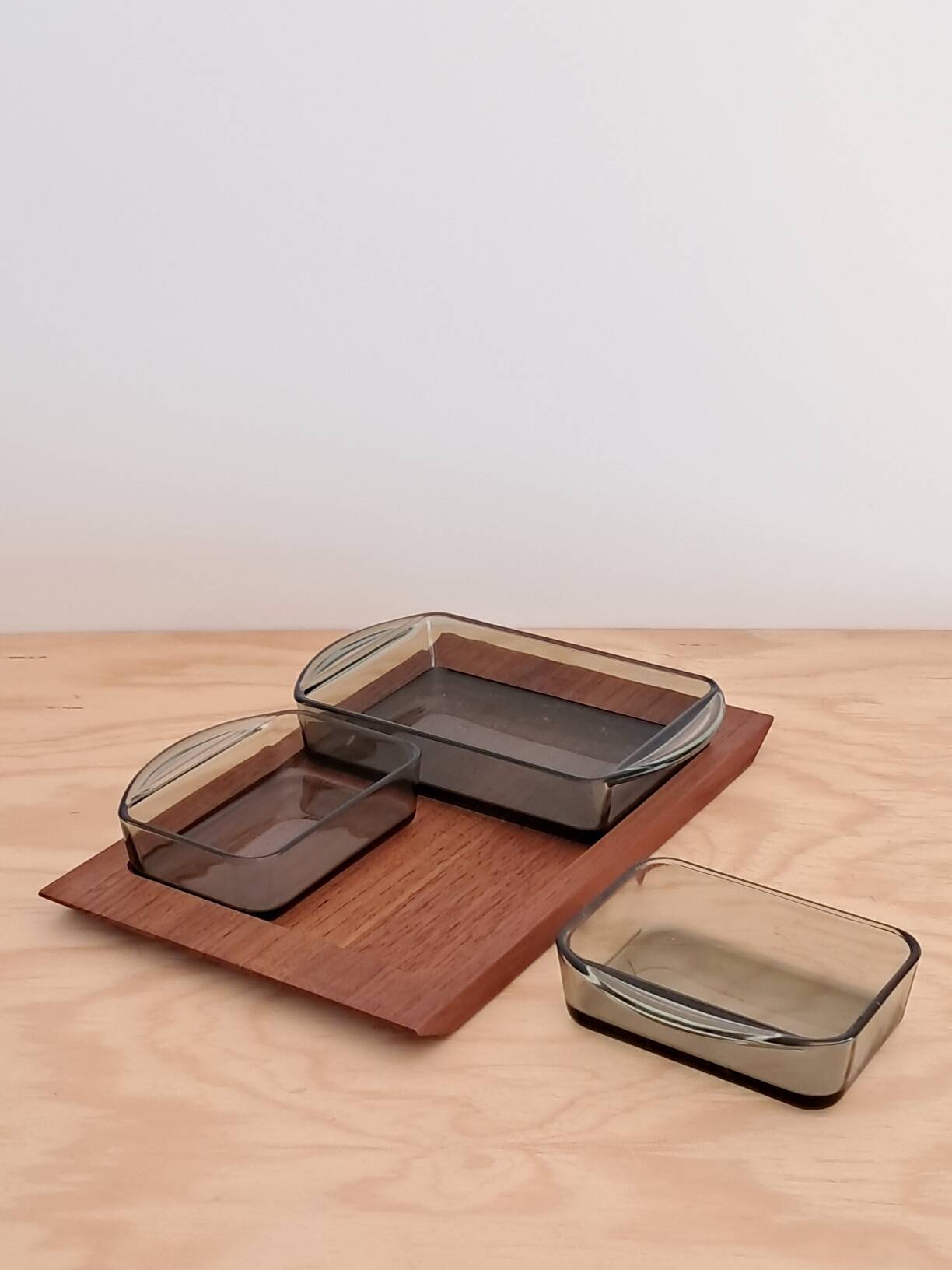 Service apéritif en teck et verre fumé – design scandinave années 60