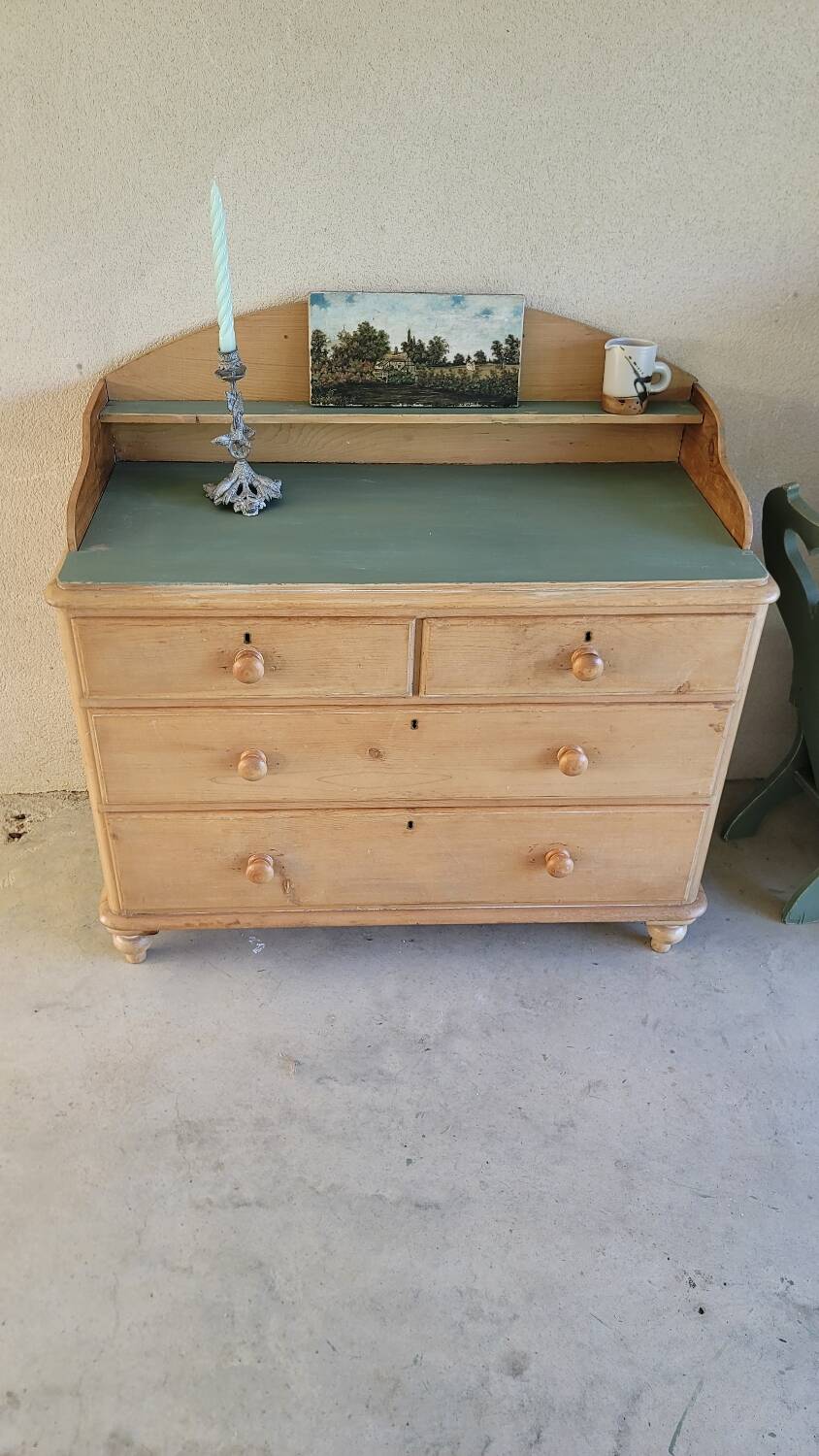 Old Pichpin chest of drawers