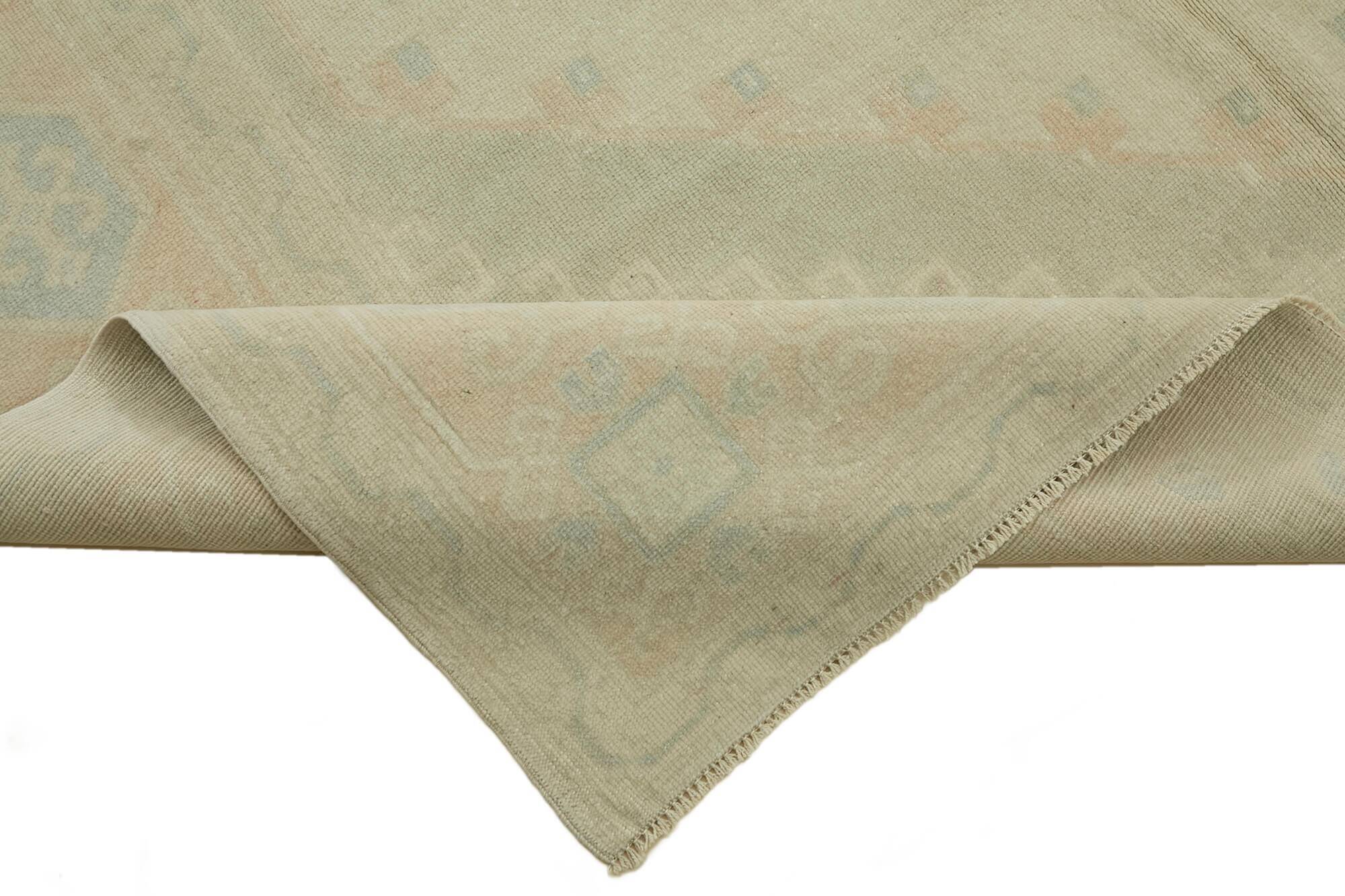Turkish Vintage Anatolian Rug 195 cm x 266 cm
