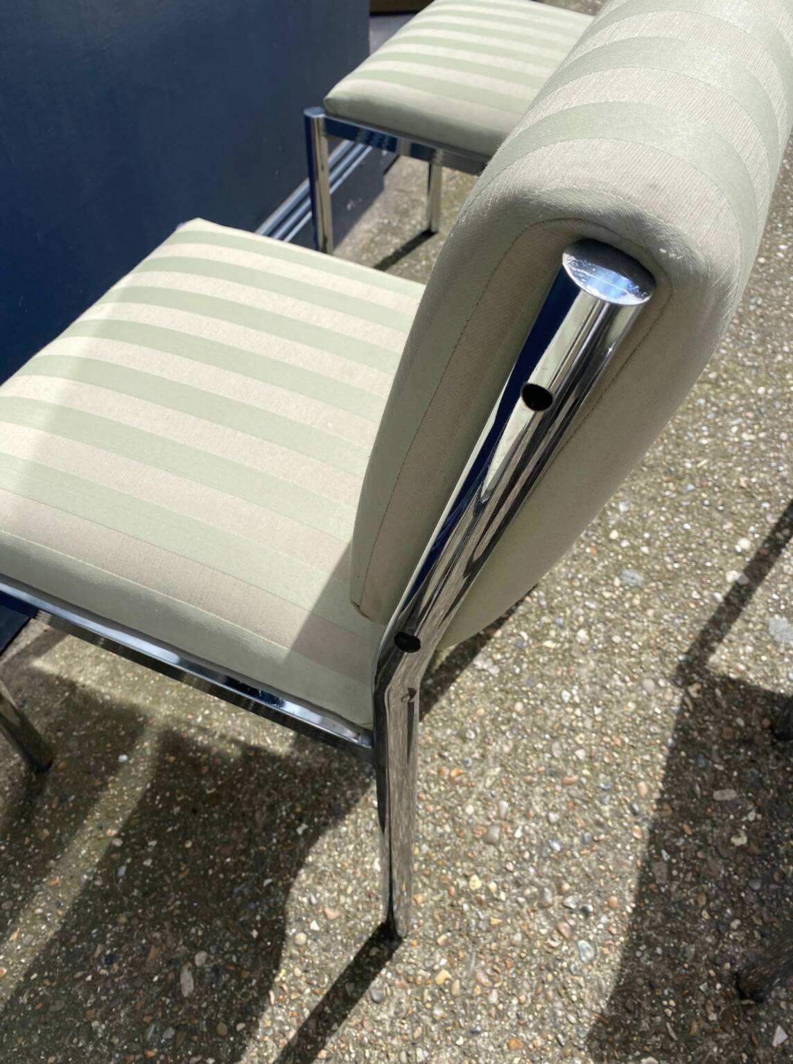 7 chaises de salle à manger chromées des années 1970 Hollywood Regency Modernist Vintage Table Italian