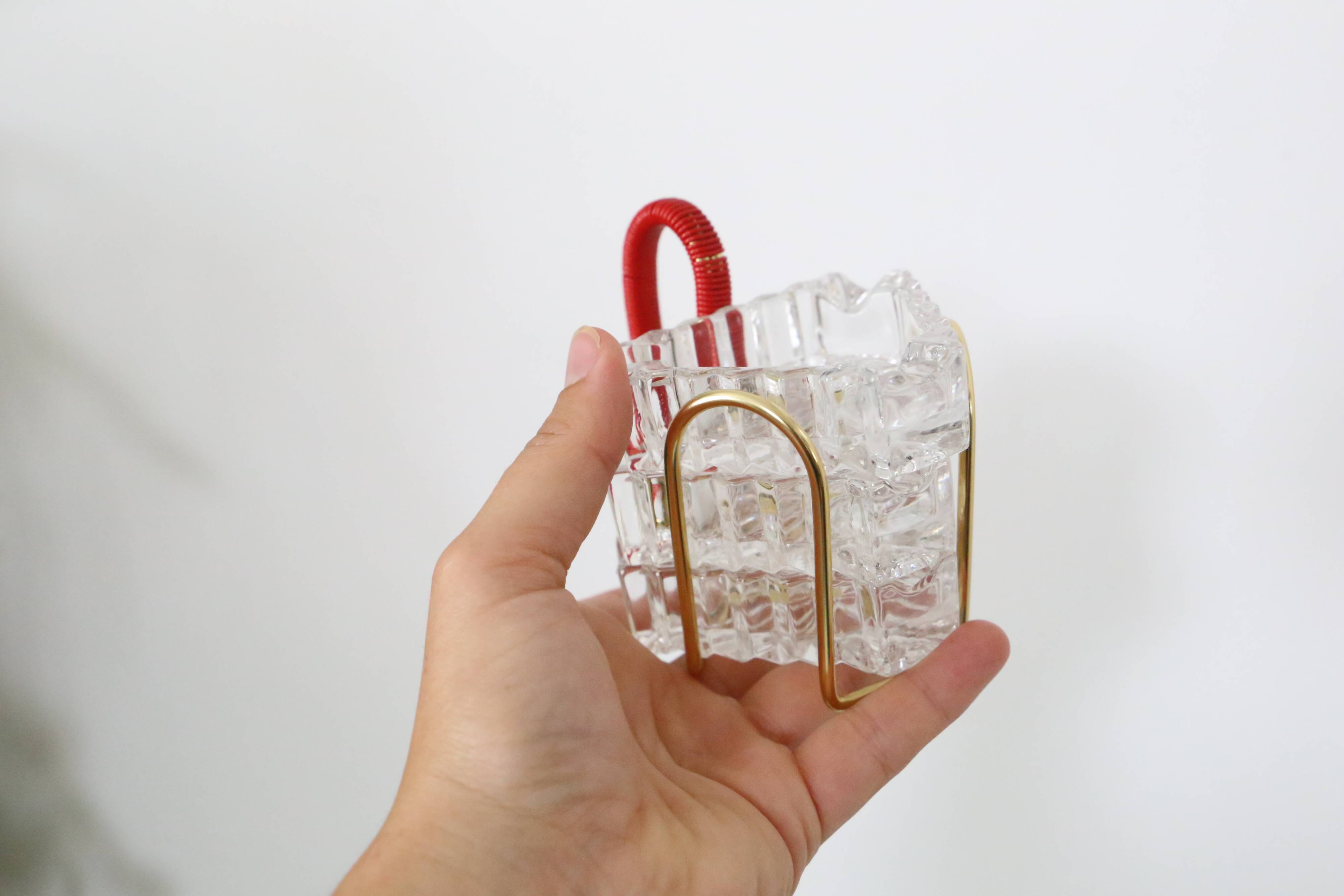 Trio of crystal ashtrays on its support, 1950, translucent, vintage