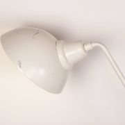 Lampe de bureau inclinable en métal blanc 1960.