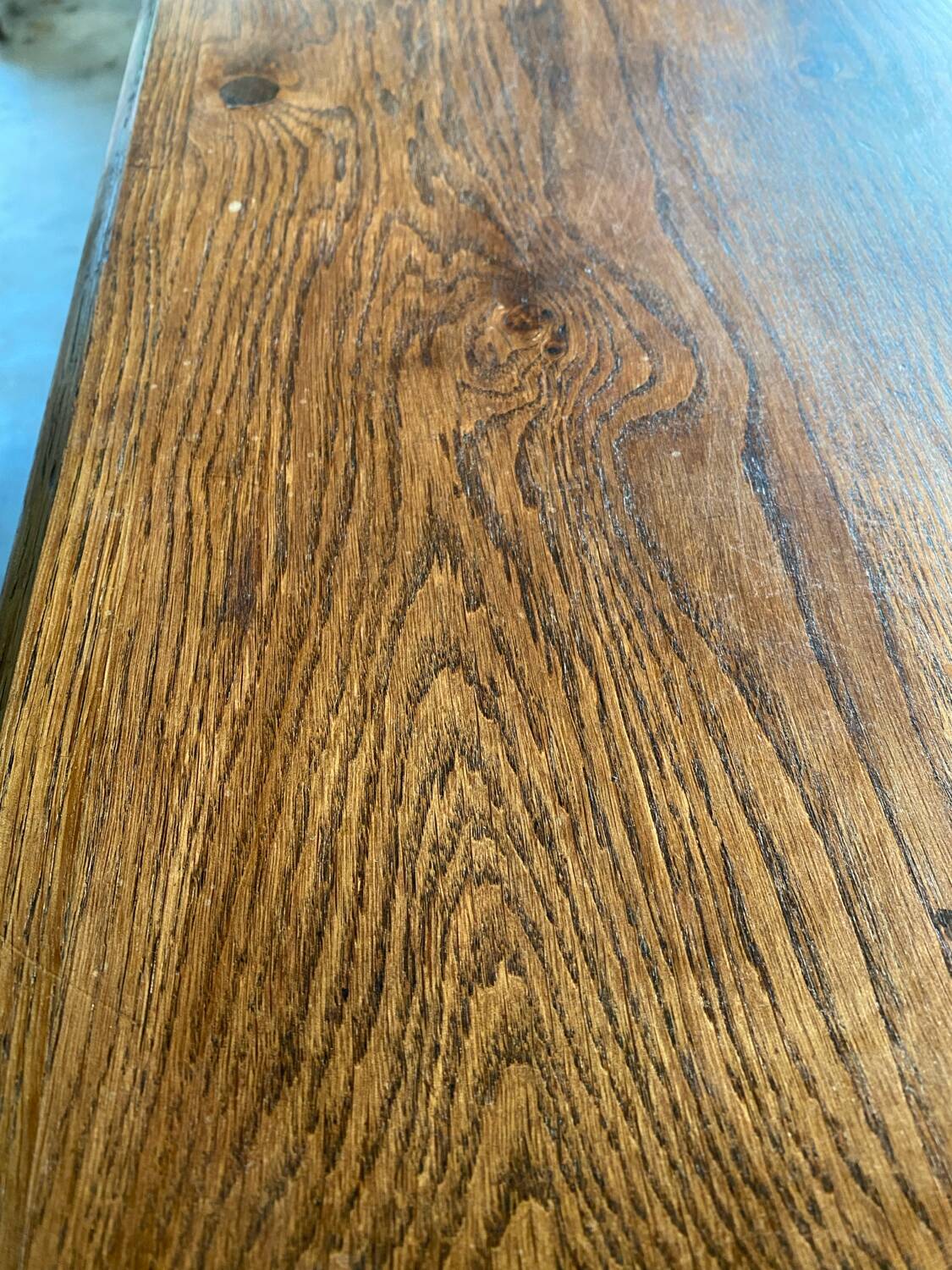 Wine merchant counter