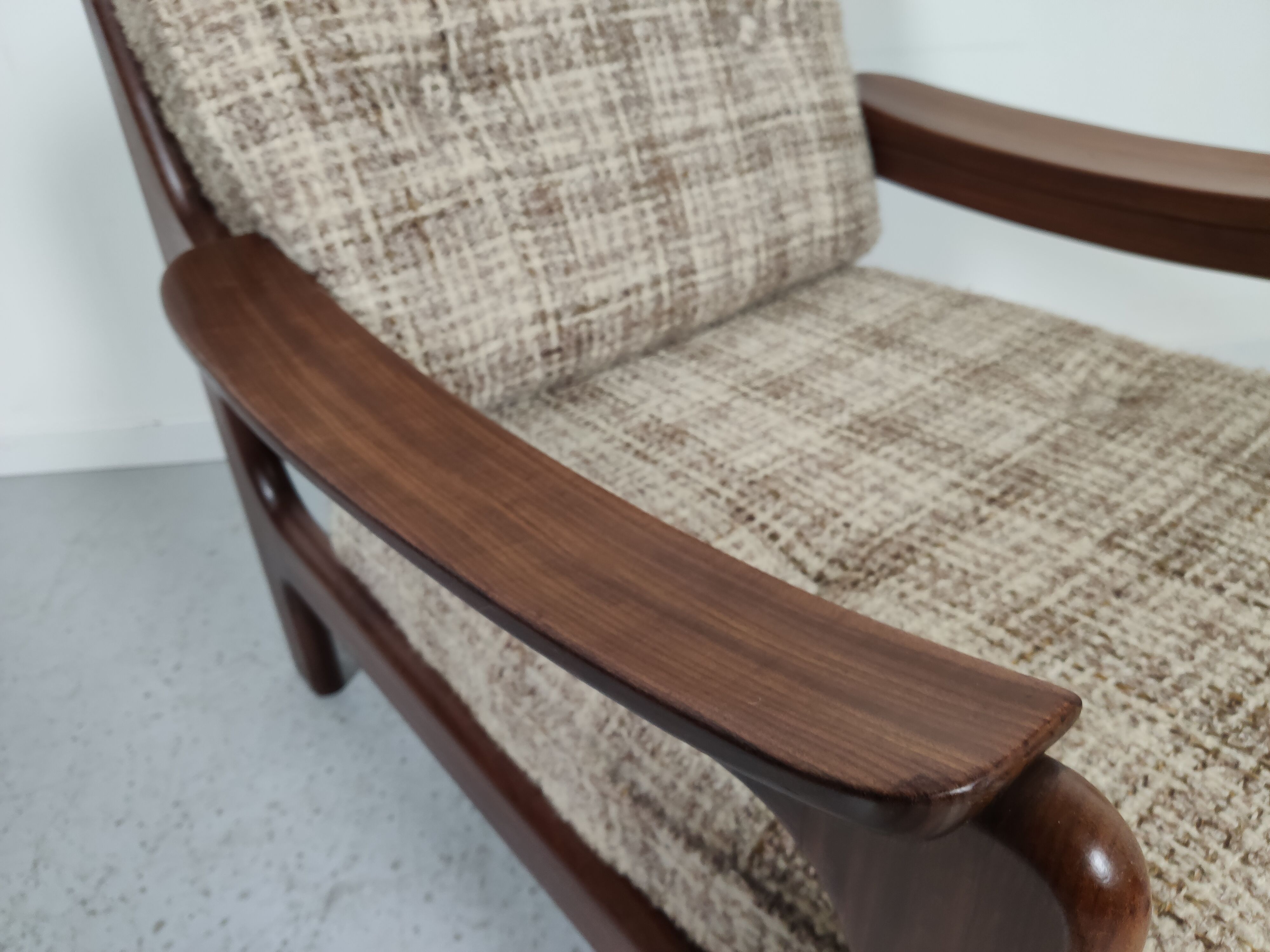 Fauteuil vintage en Afromosia années 70