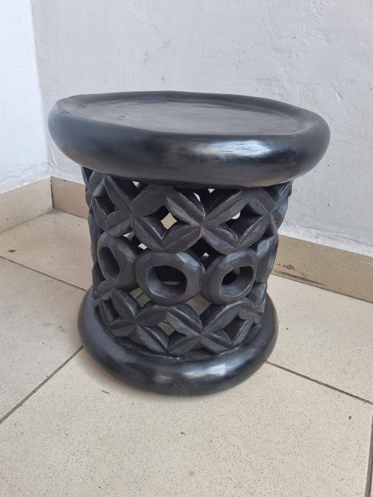 Tabouret Bamiléké africain tribal