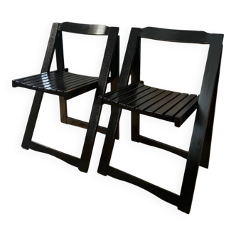 Set of 2 folding chairs in the style of Aldo Jacober.