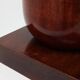 Lampe Art déco sculpturale en bois avec éclairage sur base carrée, vers 1920