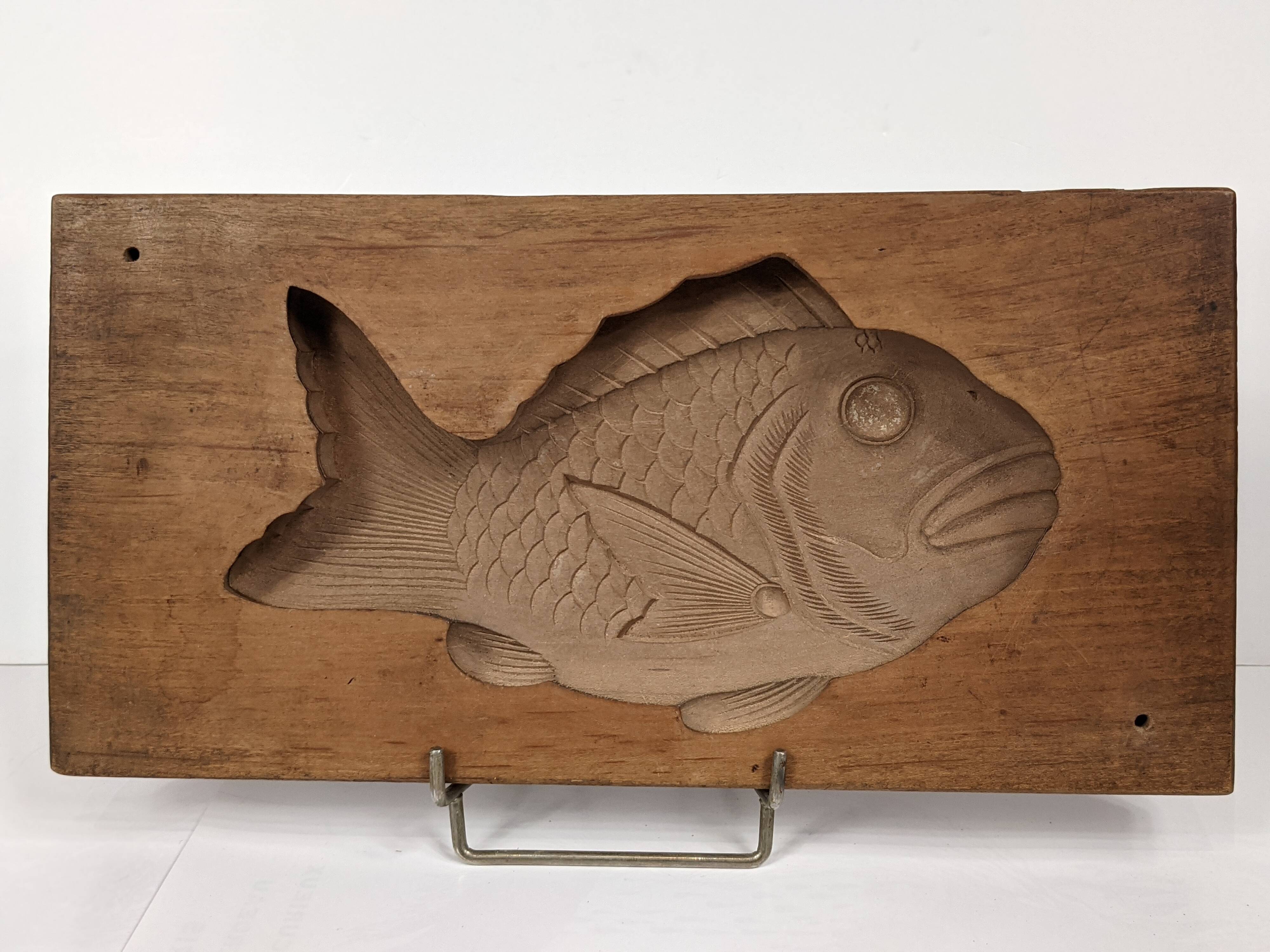 Cake mold - Kashigata - carp - Japan, Showa. Carved cherry tree. ob17