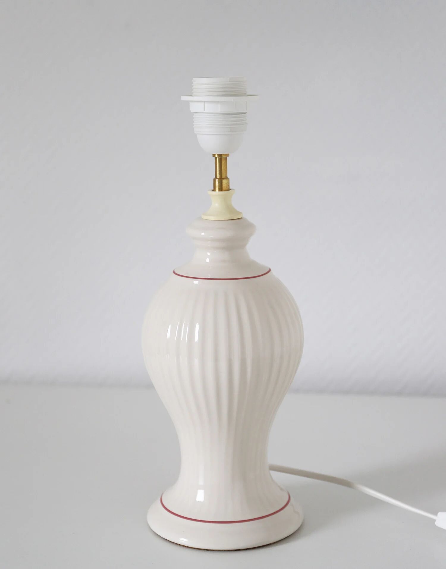 Vintage table lamp "St Michael" – Ribbed ceramic and country print