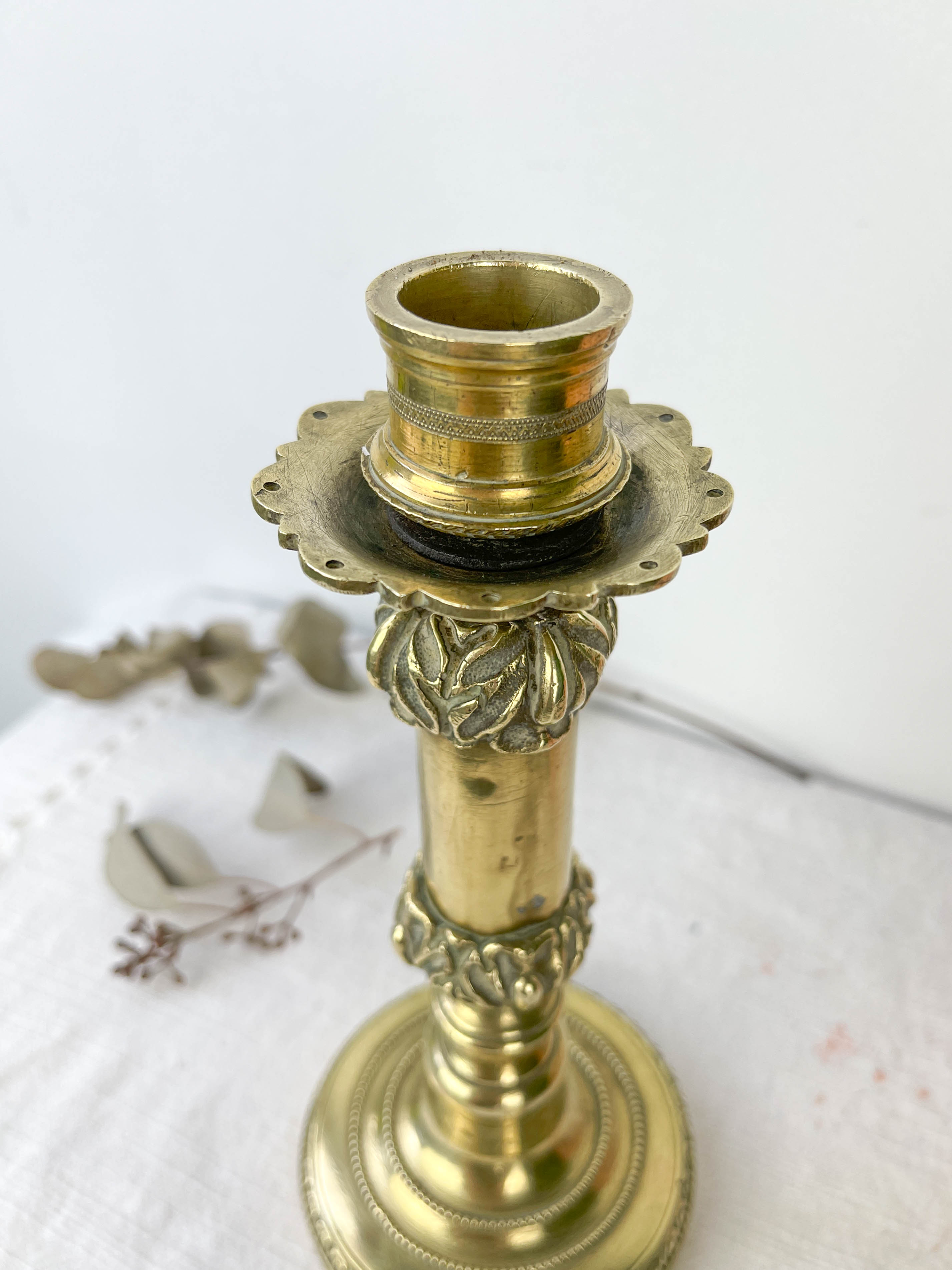 Candle holder in chiseled bronze Louis XVI style