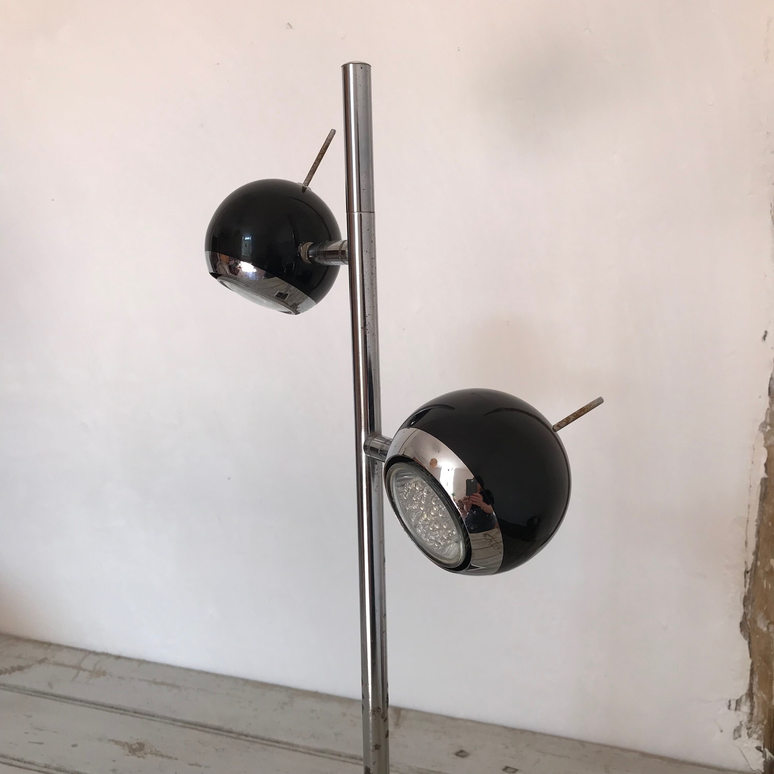 Black Eyeball Lamp