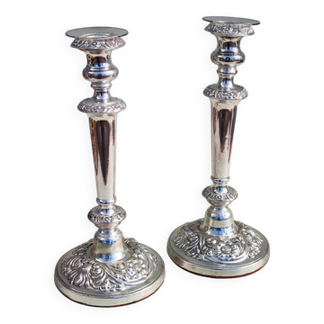 Bougeoirs en métal argenté