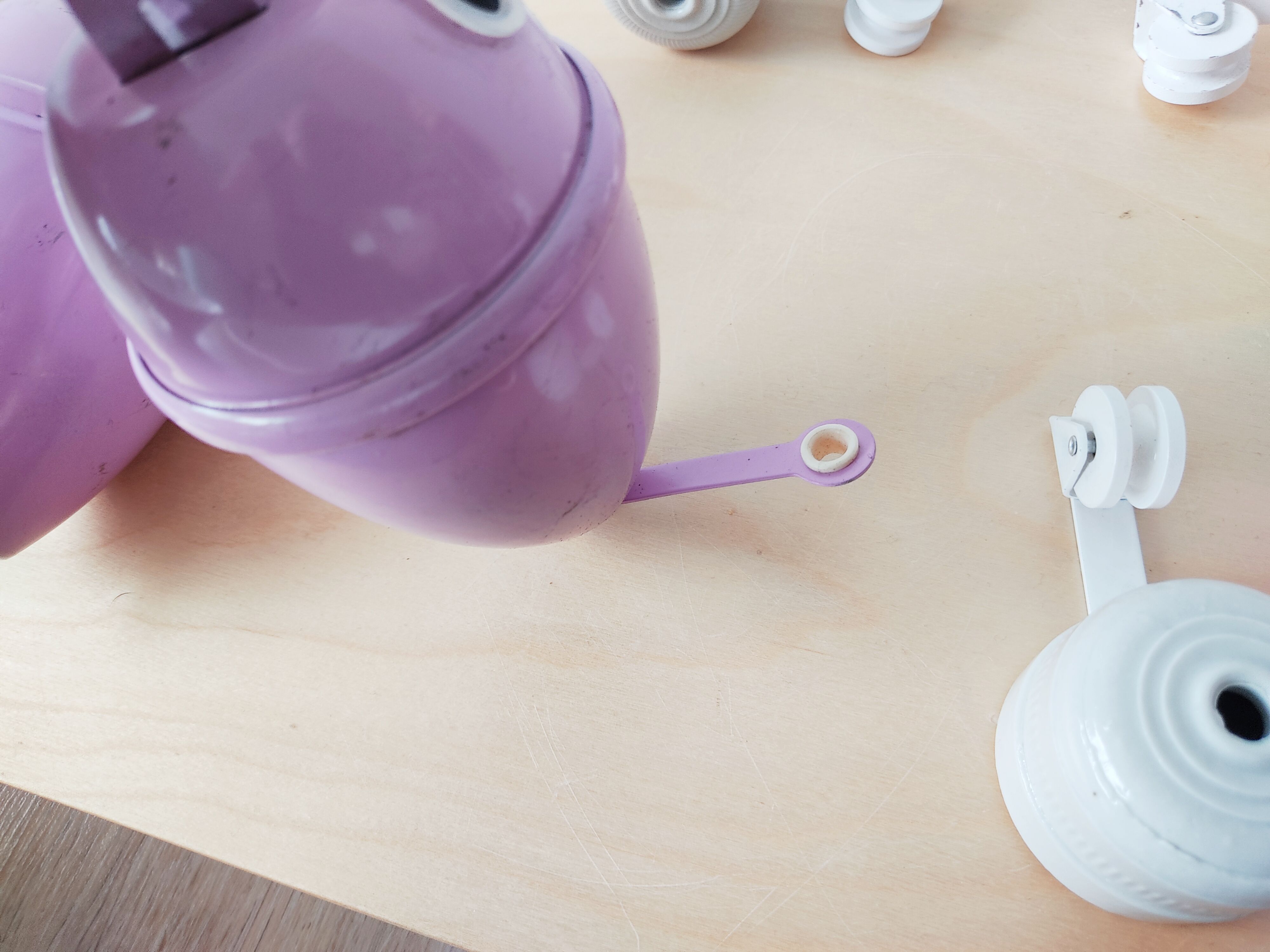 Set of 3 Purple enamelled lampshades and balance system