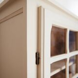 Armoire vitrée parisienne