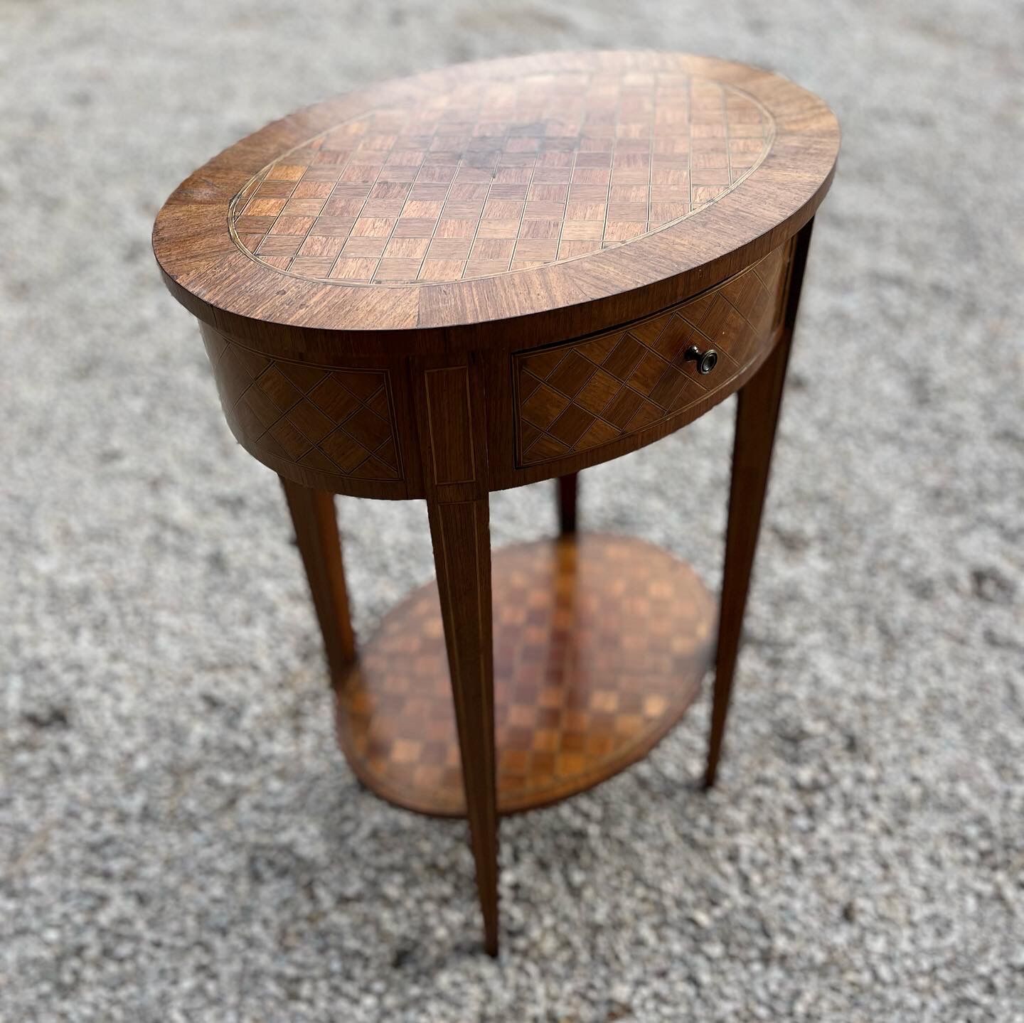 Marquetry pedestal table