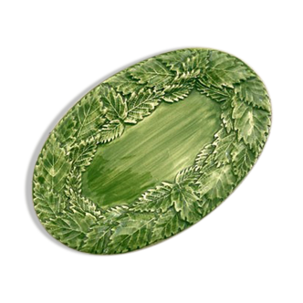 Dish decorated with leaves