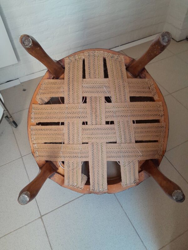 Fauteuil vintage brocante, fauteuil à tricot fleuri, classique des années 30-50.