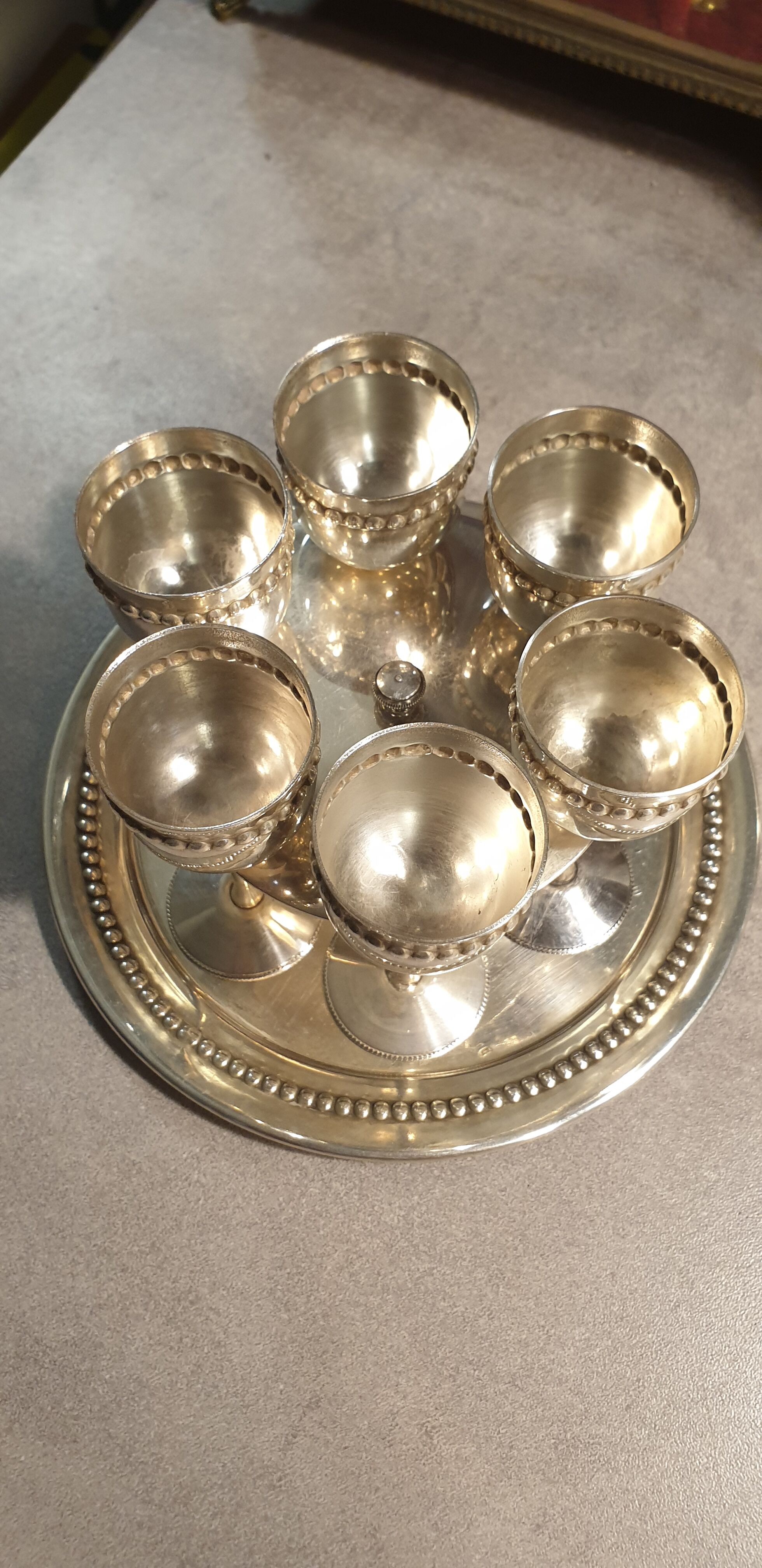 Servant eggcups metal silveré