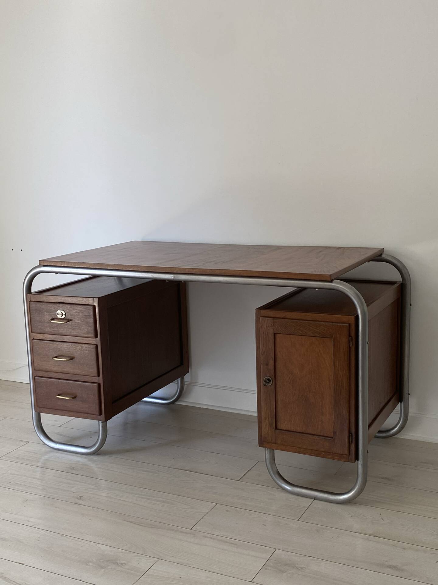 Bauhaus Office
