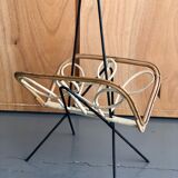 Metal and scoubidou magazine holders