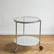 Desserte ronde / table d’appoint ou de lit — design Ehlen Johansson
