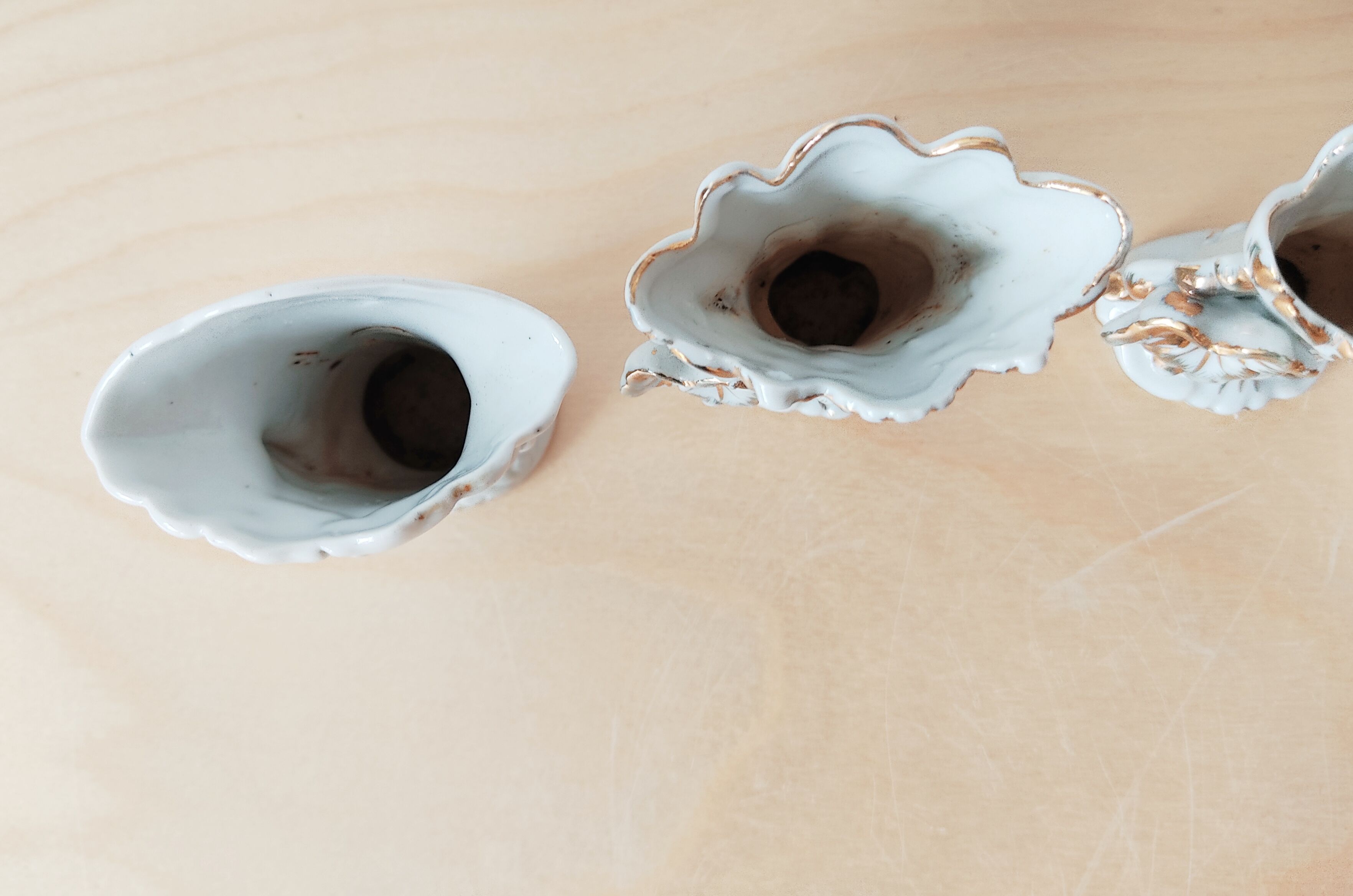 Set of 4 porcelain wedding vases