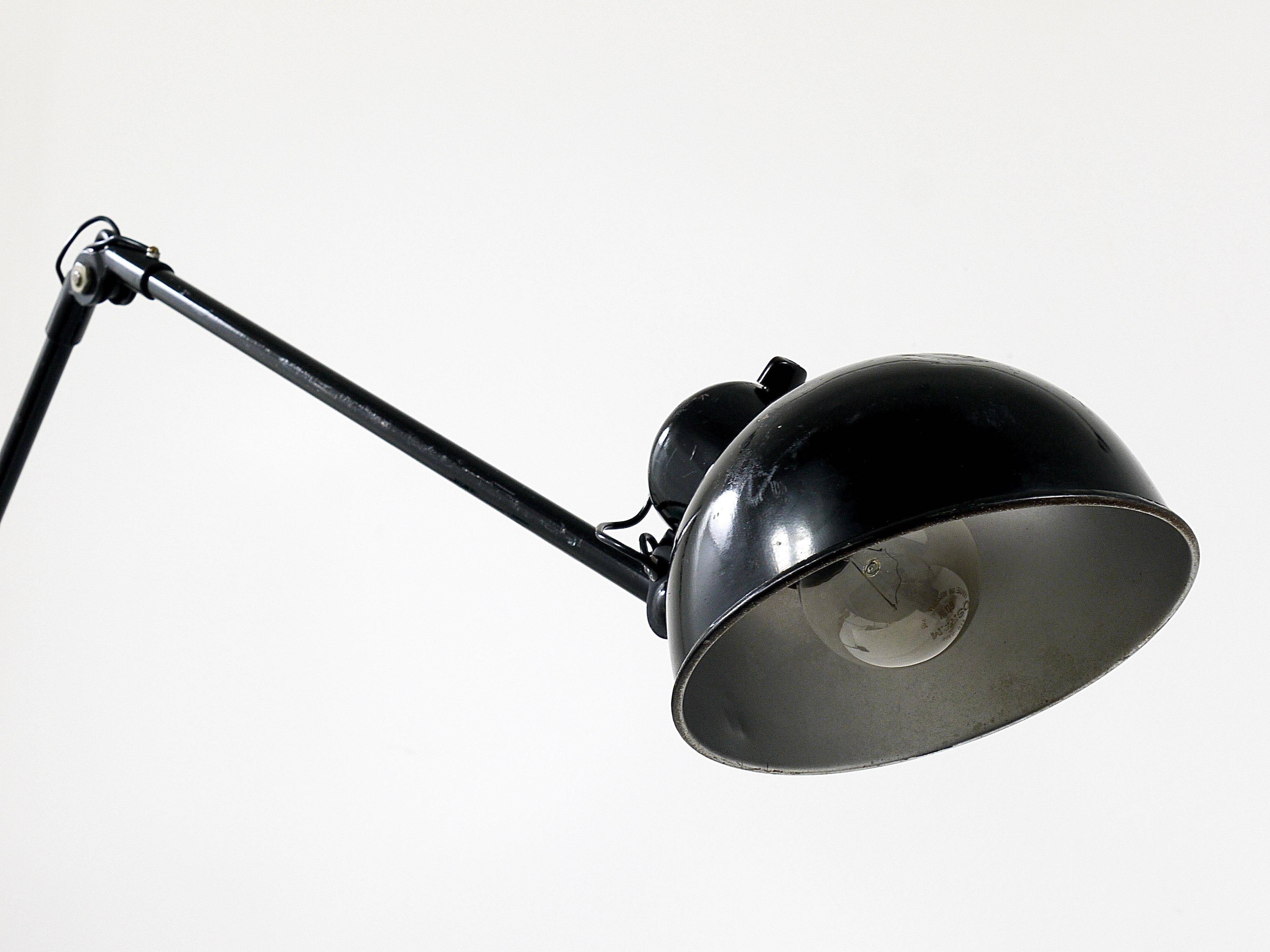 Lampe murale à pince industrielle Bauhaus Christian Dell, Koranda Autriche, années 1930