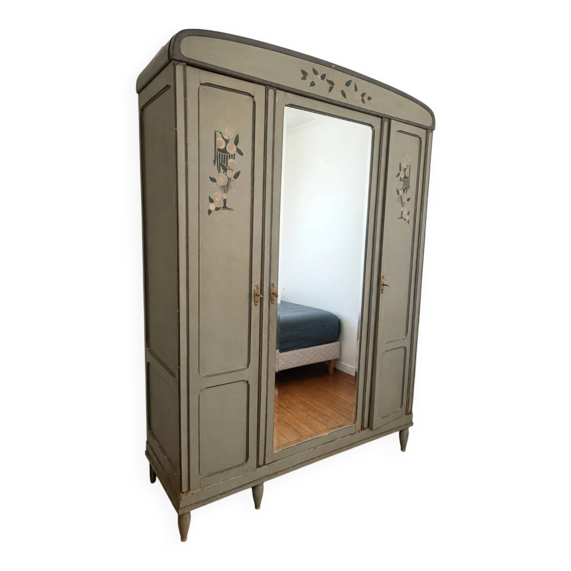 Armoire art deco