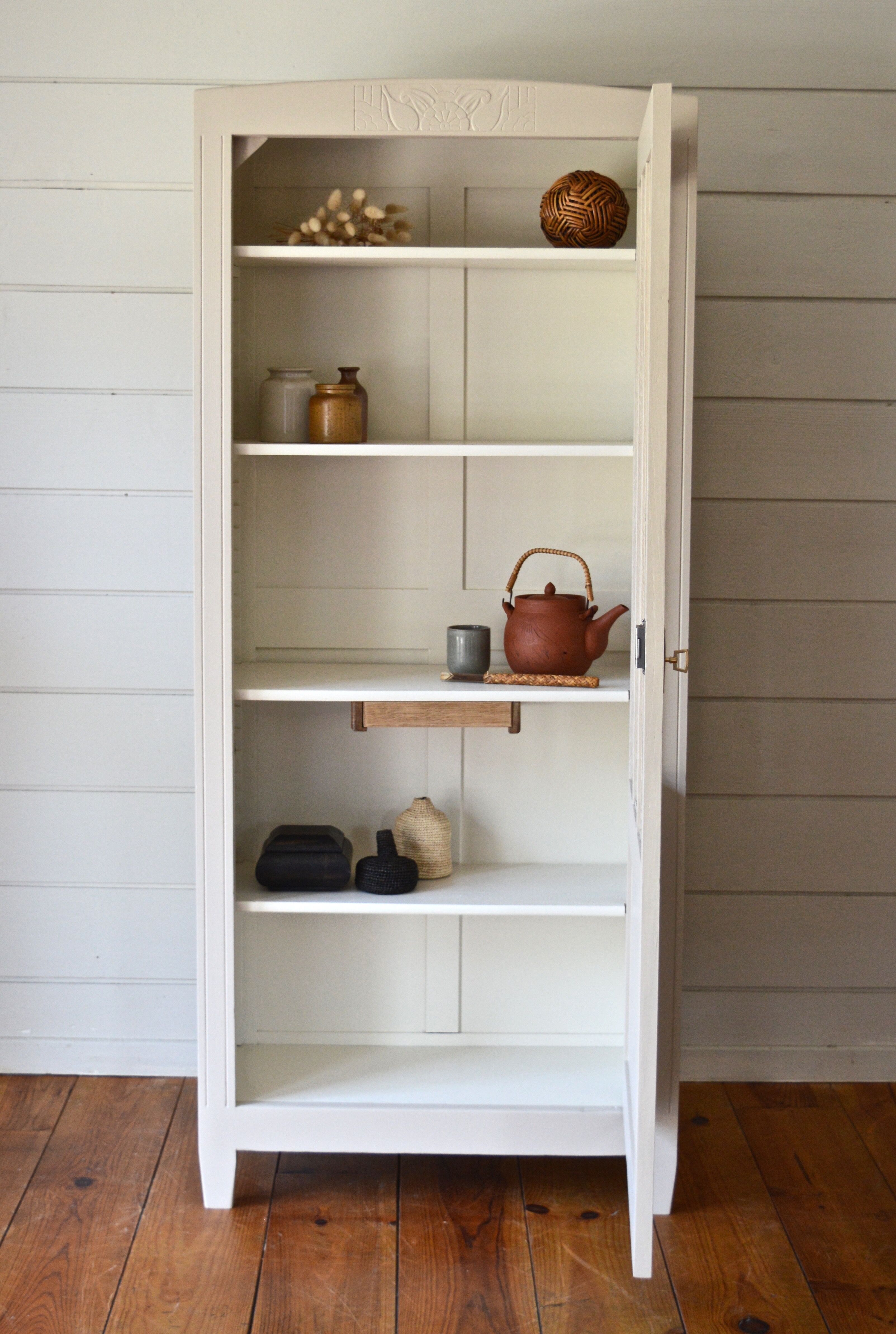 Glass cabinet