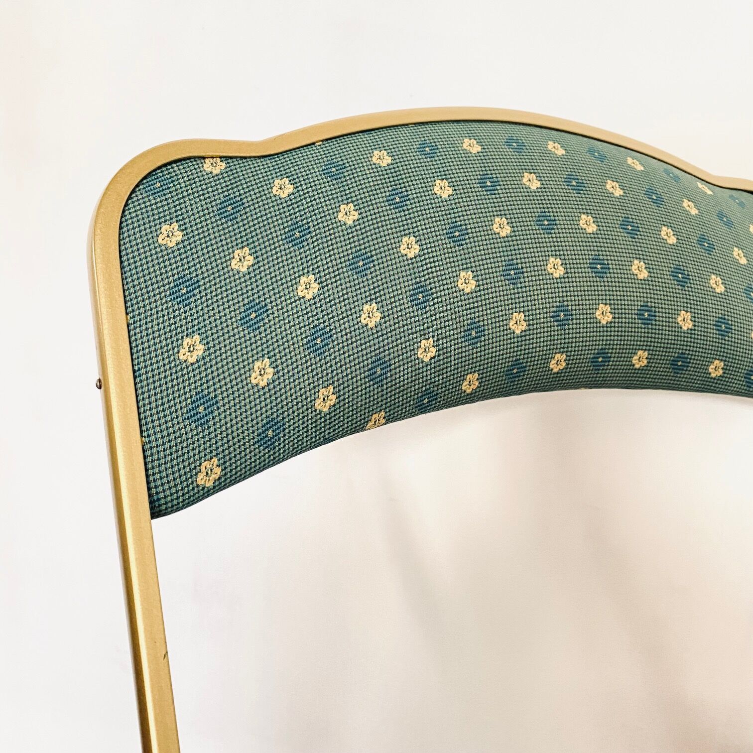 Upcycled vintage folding chair - flowers