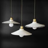 Lot de 3 suspensions vintage en opaline blanche cable vert khaki, France