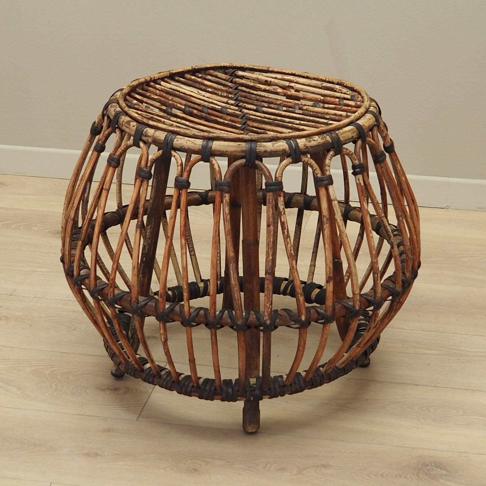 Wooden coffee table, Danish design, 1960s, production: Denmark