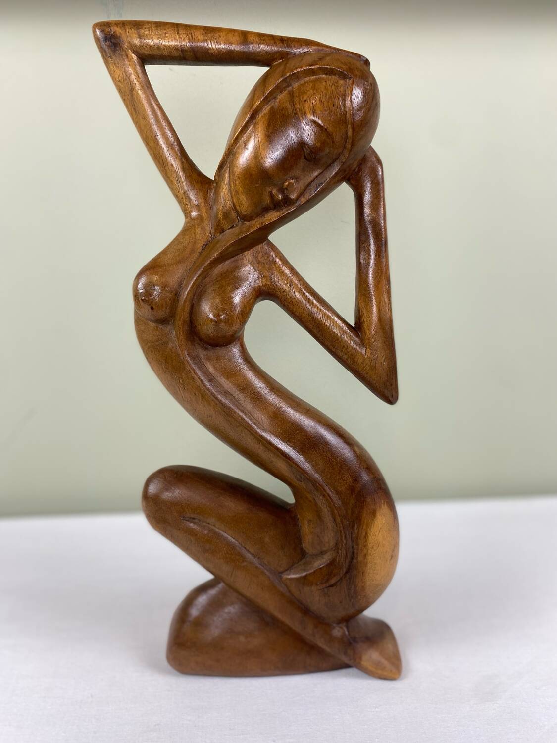 Sculpture courbes de femme
