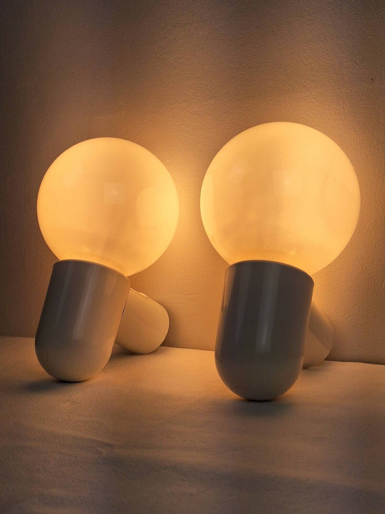 Pair of vintage space age wall lights in white plastic, Allibert 1970 bathroom bedside night light