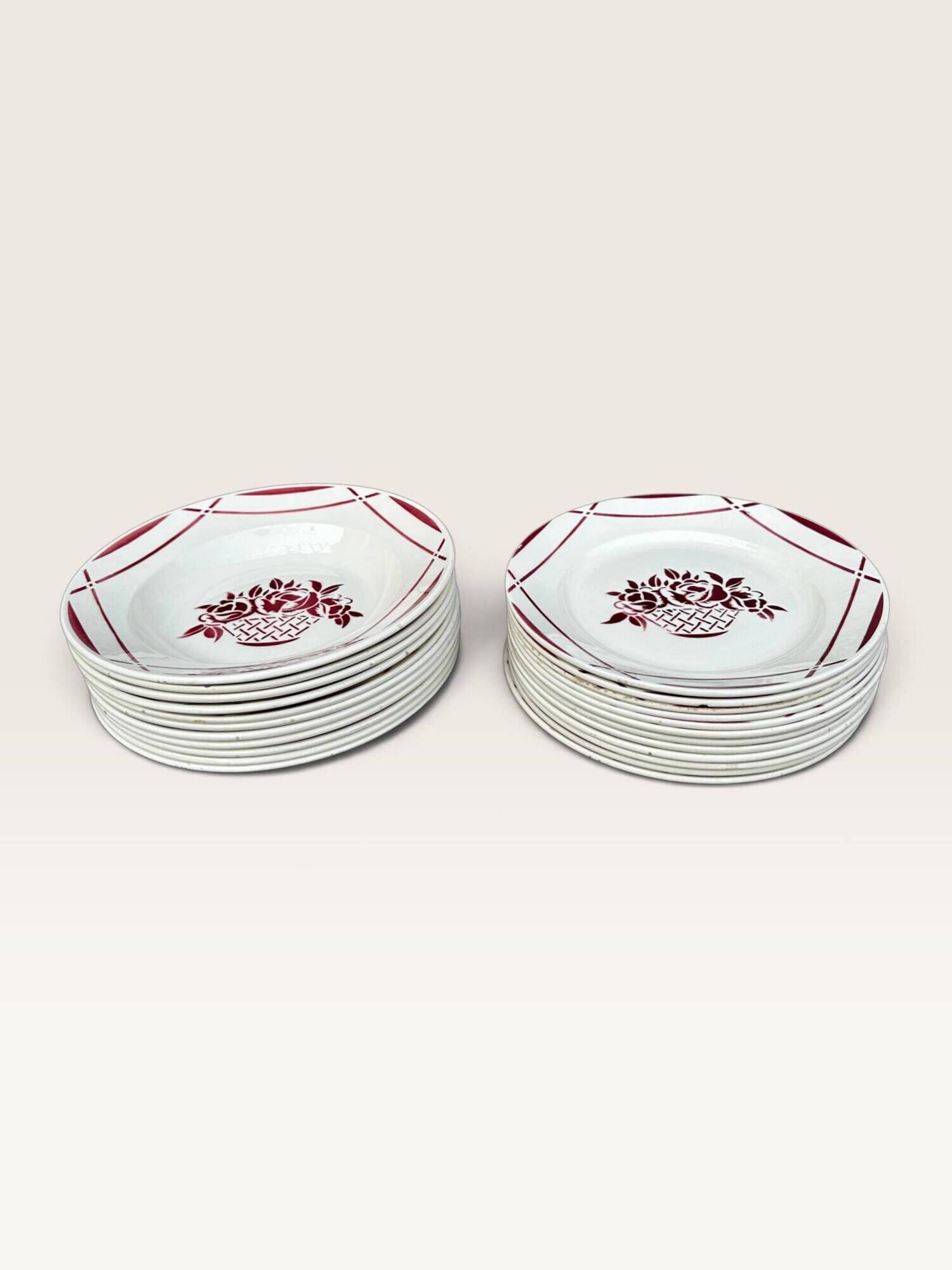 Set of 12 flat plates Badonviller, model "Armor"