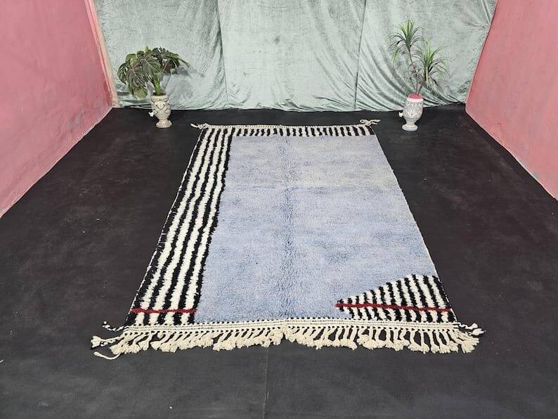Handmade traditional Berber rug size 140 x 260 cm