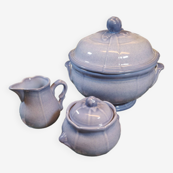 Pastel blue table service, tureen and small ceramic pots, melon shape