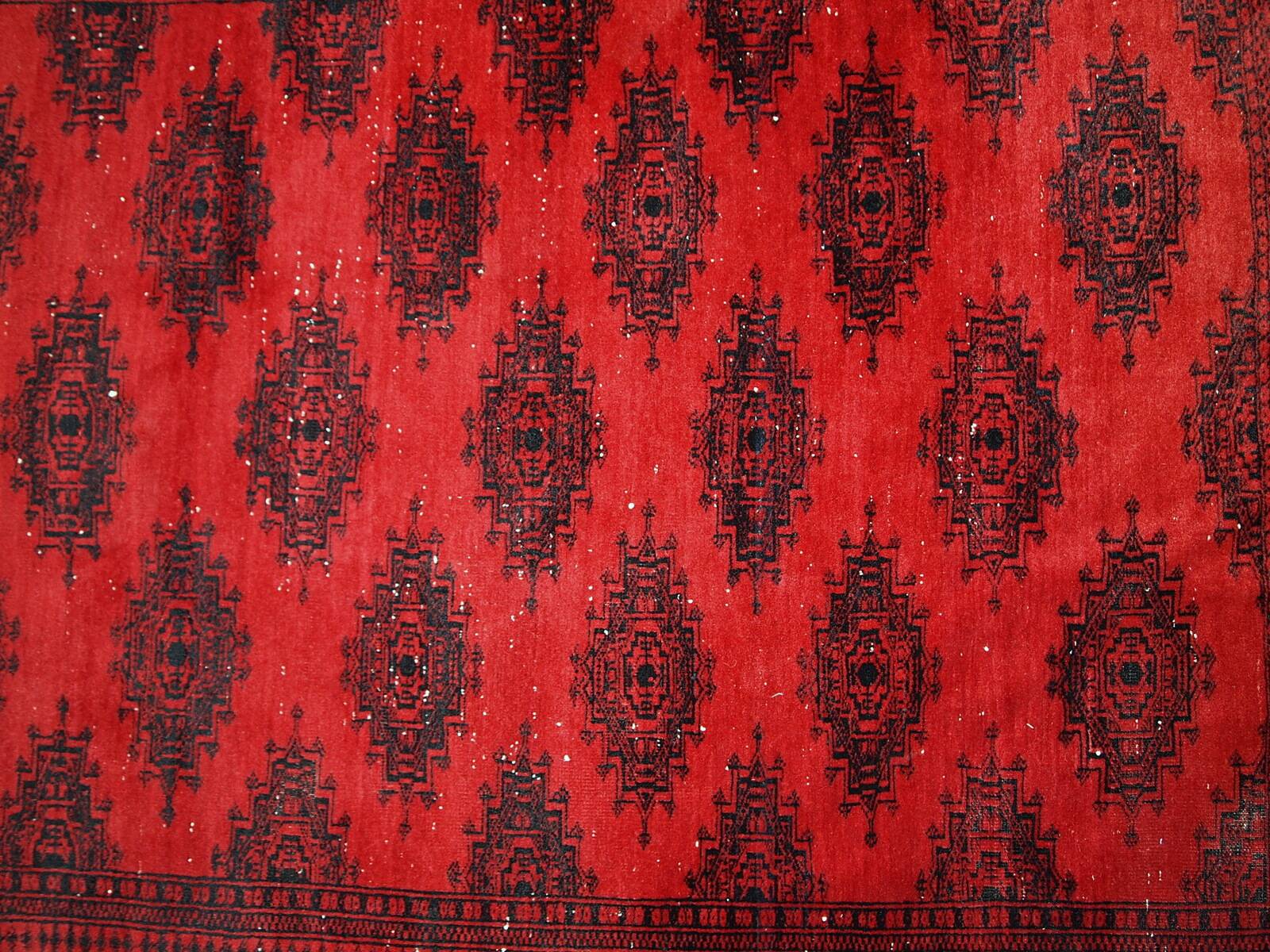 Tapis vintage fait main Ersari en laine rouge vif (122cm x 179cm)