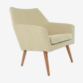 Fauteuil coquille carrée ivoire piètement bois