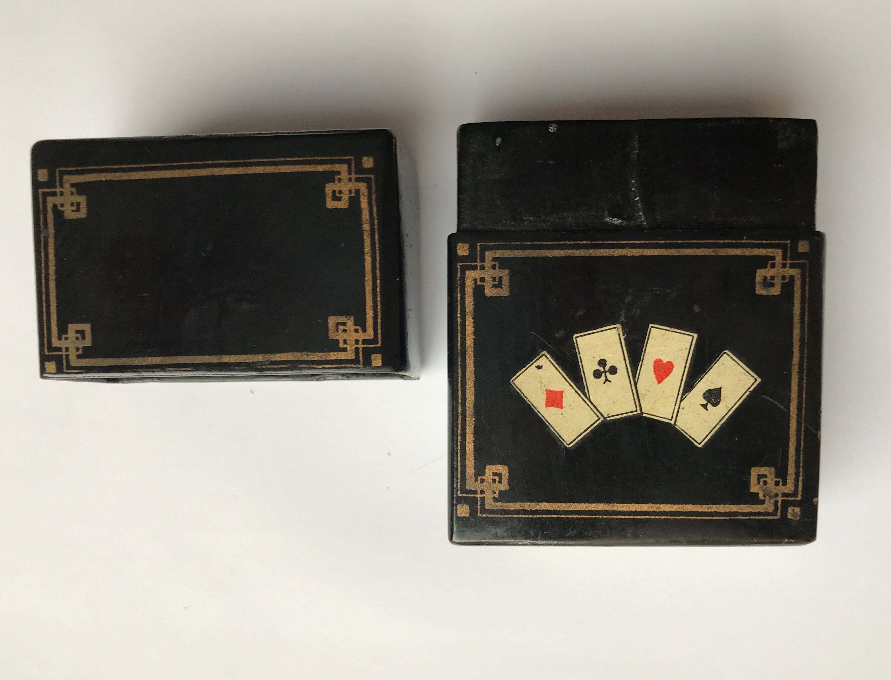 Box for card game period napoleon III in boiled cardboard