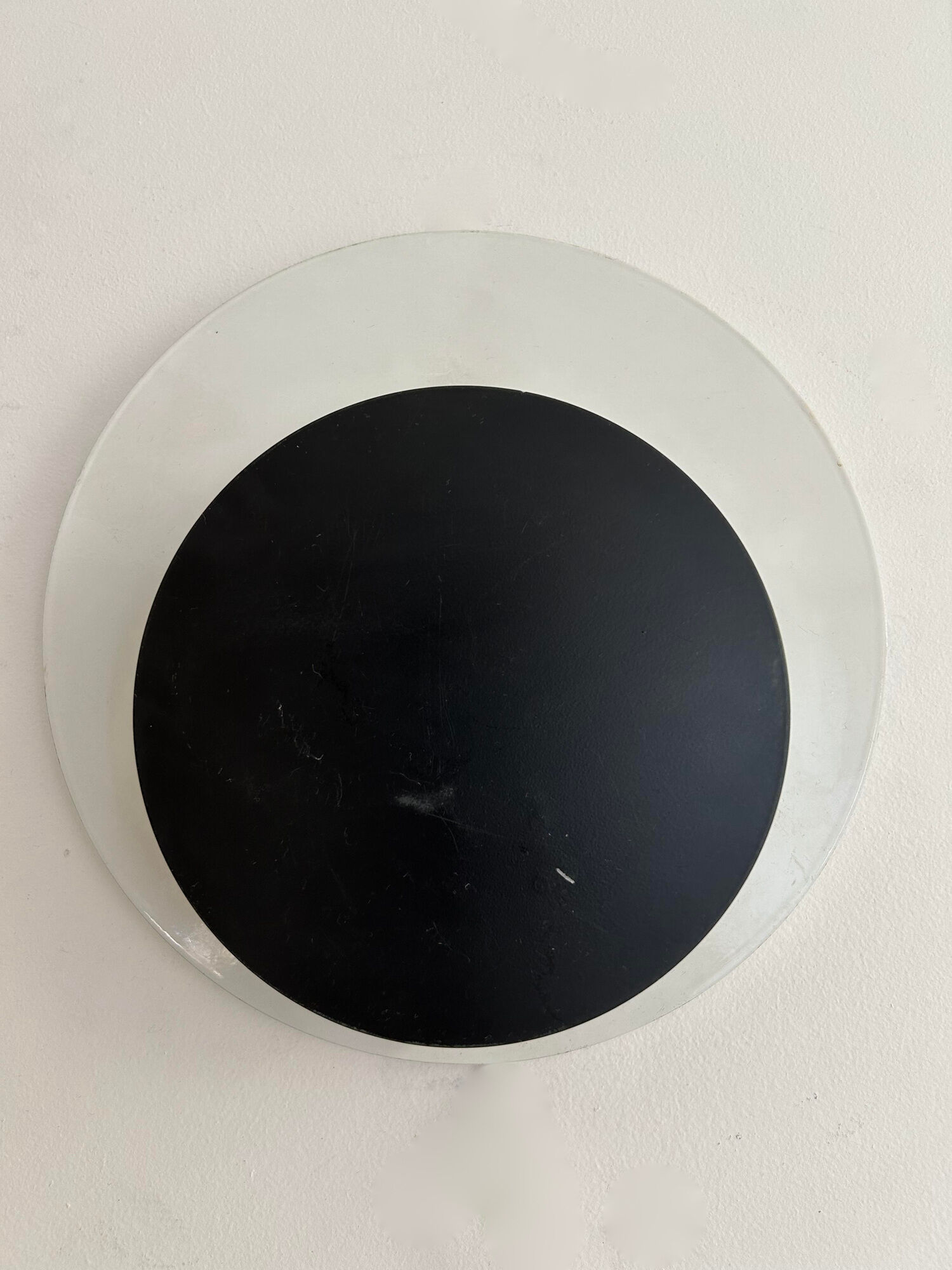 Pair of vintage "Cirkle" wall lights in black and white lacquered metal, Denmark 1970