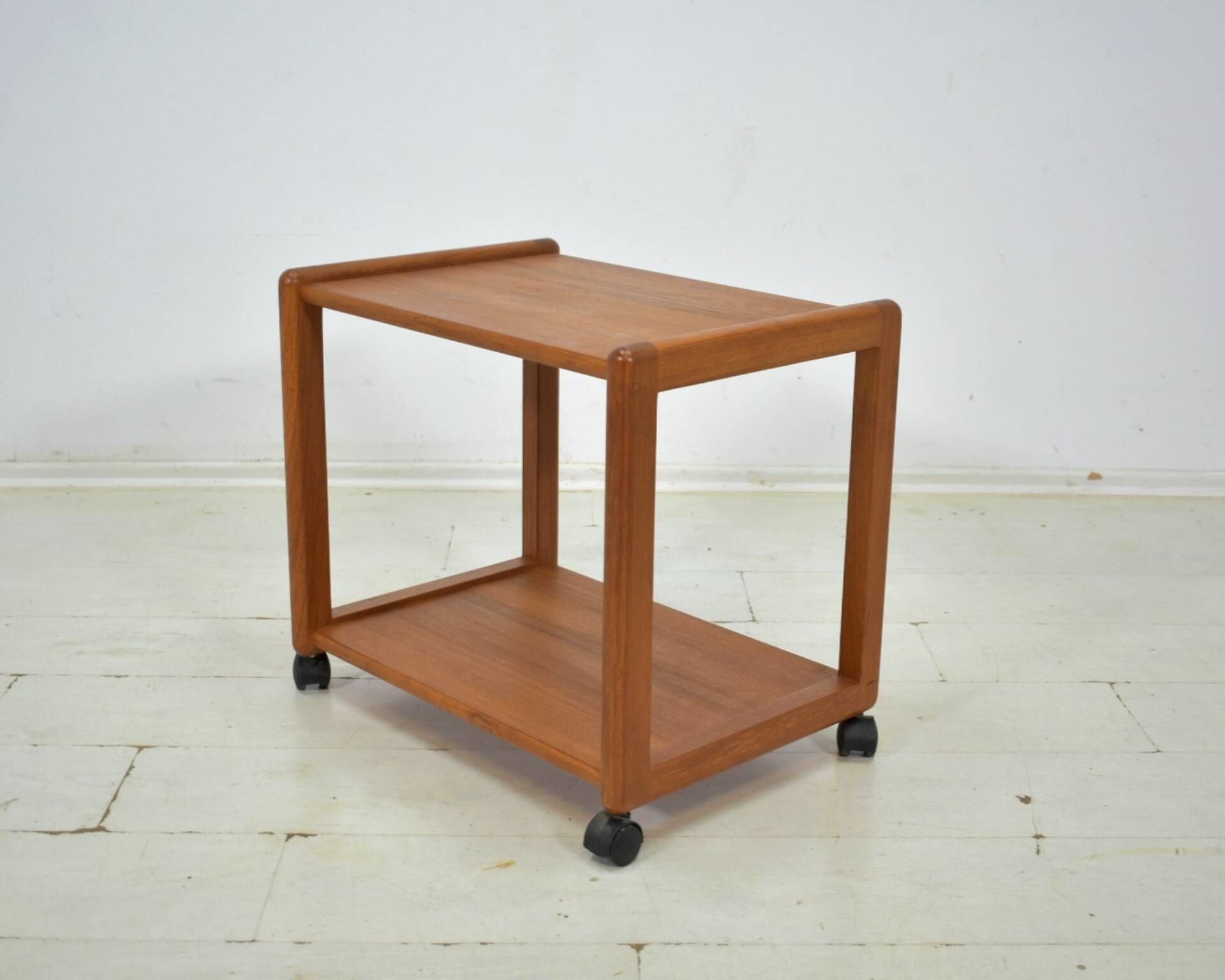 Table d'appoint Aksel Kjersgaard chariot en teck danois des années 1960 scandinave
